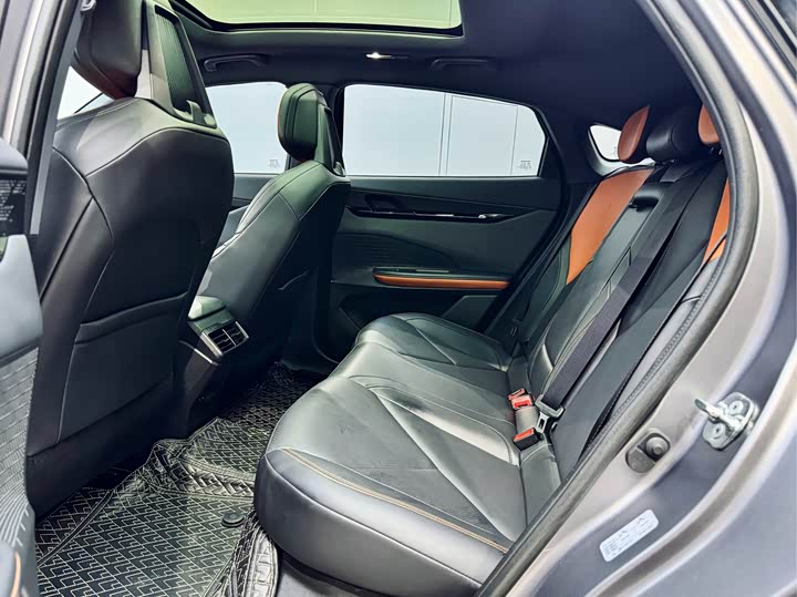 Фото 10 - Changan UNI-V Hybrid