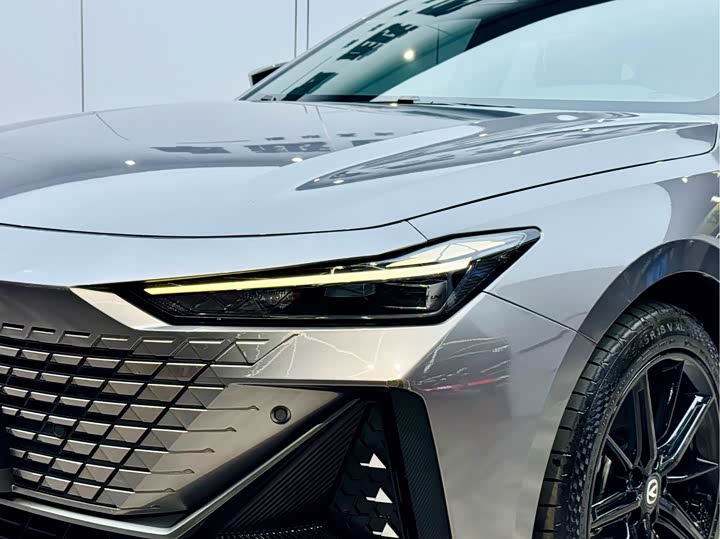 Фото 23 - Changan UNI-V Hybrid