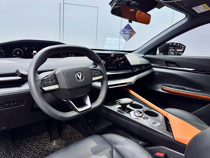 Фото 8 - Changan UNI-V Hybrid