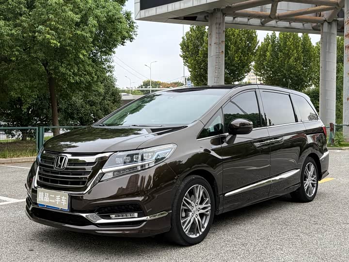 Фото 1 - Honda Elysion