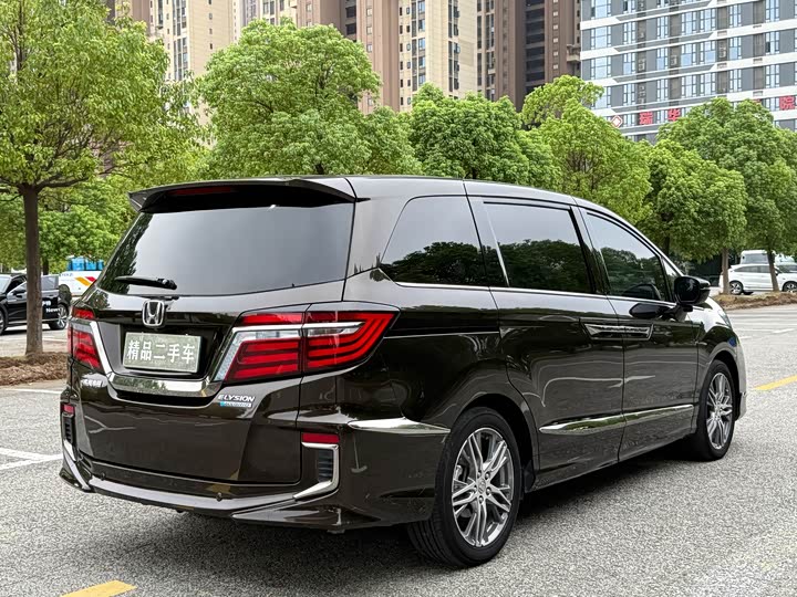 Фото 14 - Honda Elysion