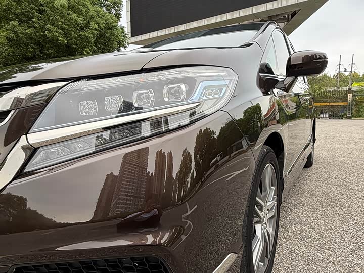 Фото 17 - Honda Elysion