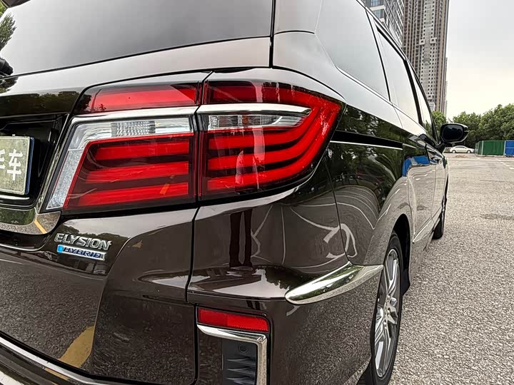 Фото 18 - Honda Elysion