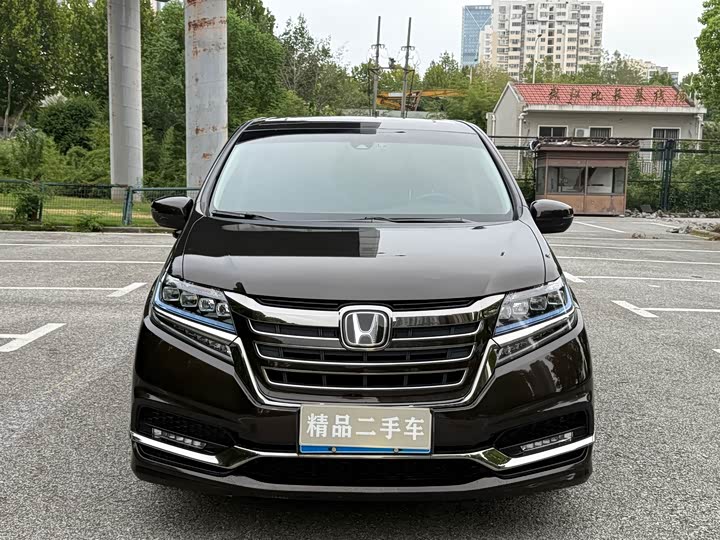 Фото 3 - Honda Elysion