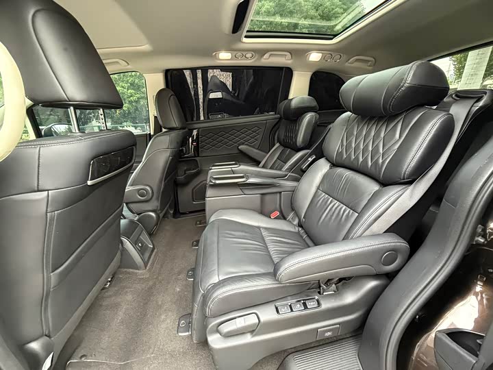 Фото 6 - Honda Elysion