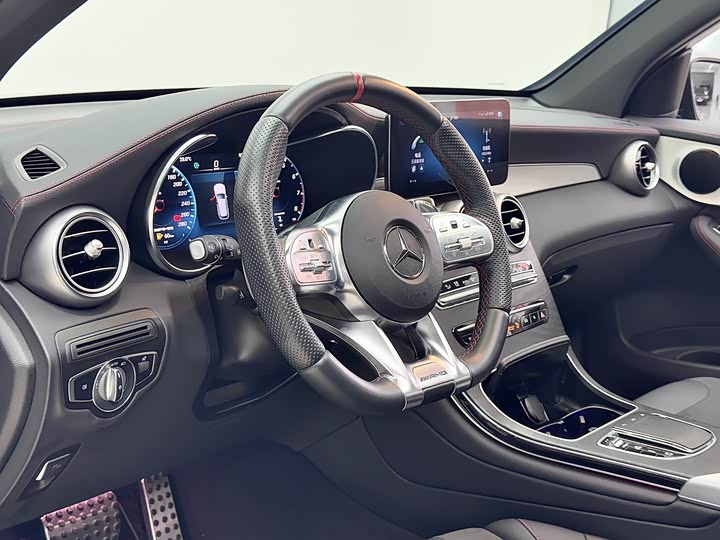 Фото 11 - Mercedes-Benz GLC-Class AMG