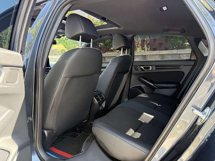 Фото 9 - Honda Civic