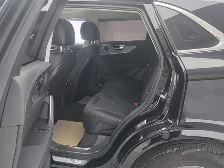 Фото 11 - Hongqi HS5