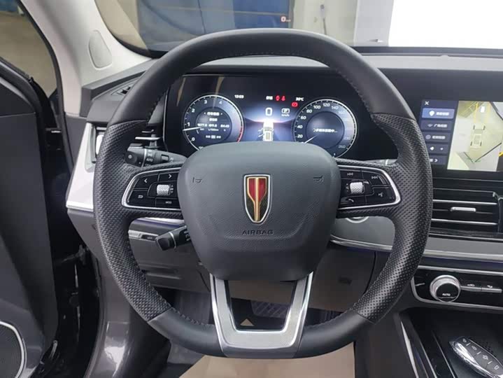 Фото 15 - Hongqi HS5