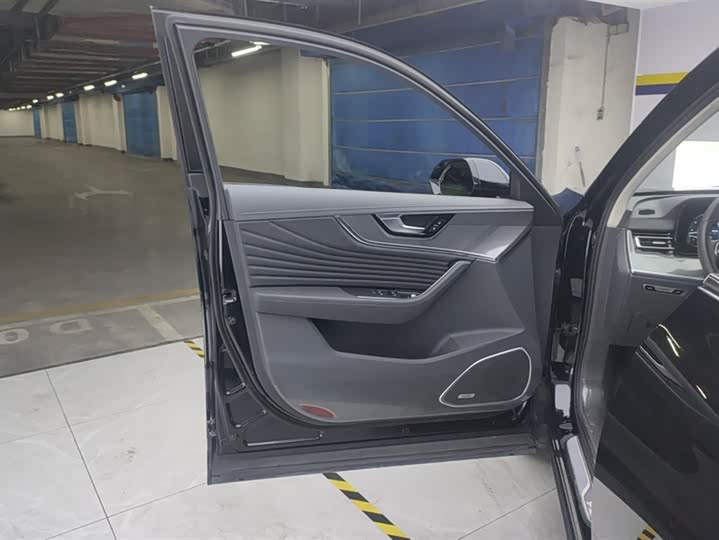 Фото 7 - Hongqi HS5