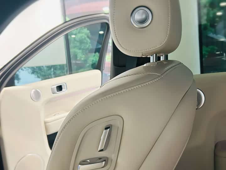 Фото 10 - LiXiang L9