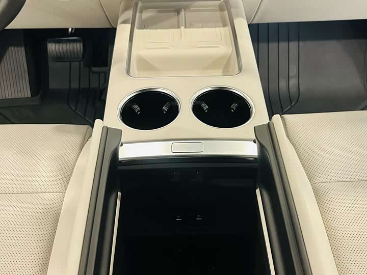 Фото 6 - LiXiang L9