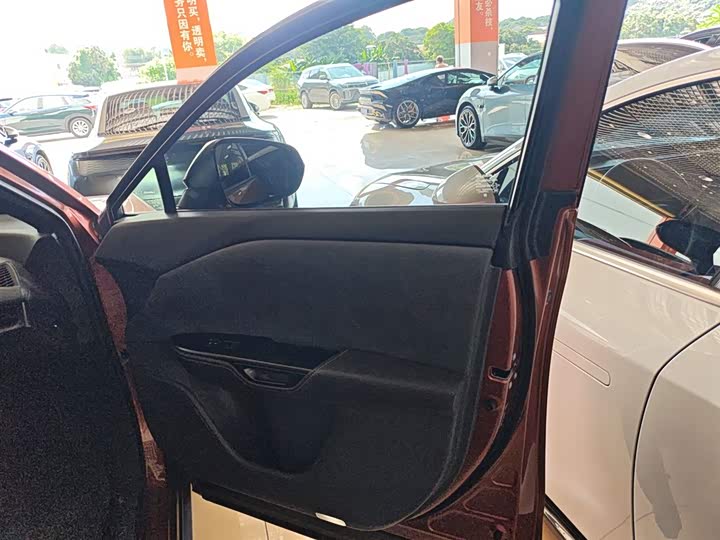 Фото 26 - Lexus RZ