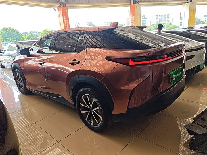 Фото 5 - Lexus RZ