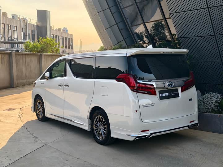 Фото 5 - Toyota Alphard