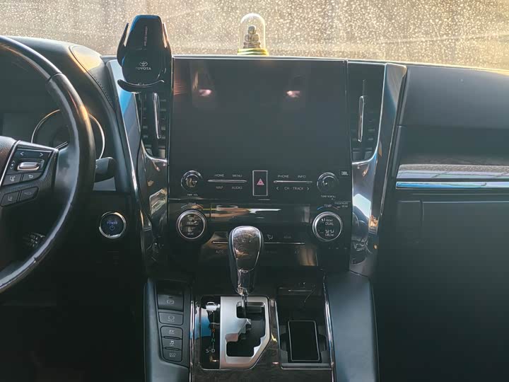 Фото 6 - Toyota Alphard