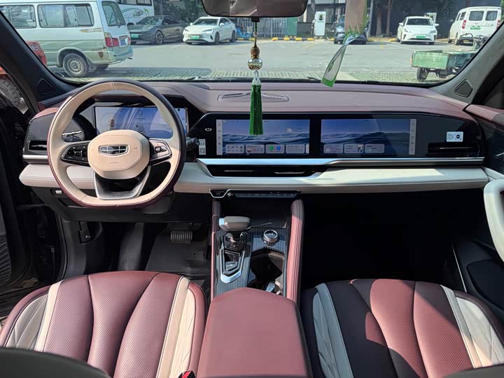 Фото 9 - Geely Monjaro