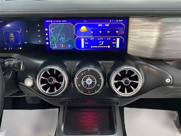 Фото 17 - Tank 300