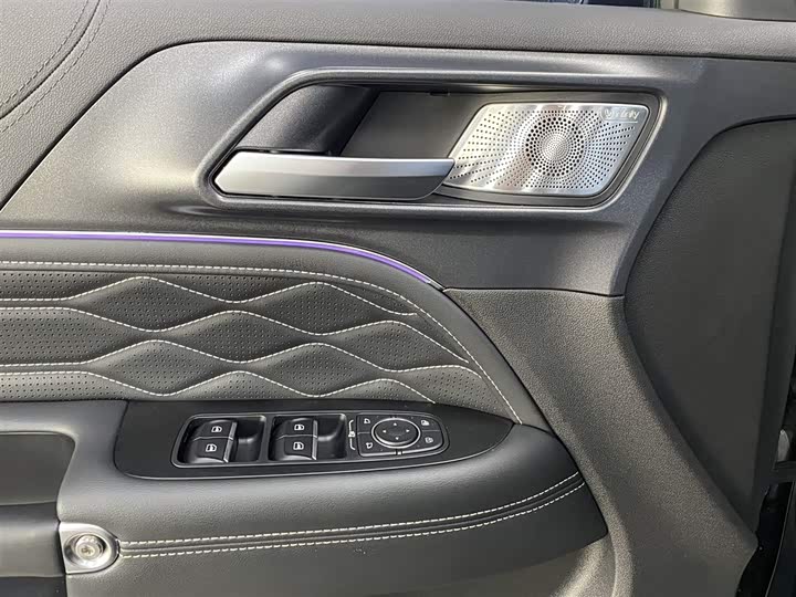 Фото 5 - Tank 300