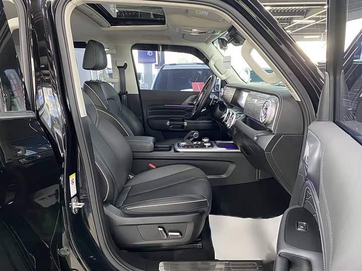 Фото 6 - Tank 300