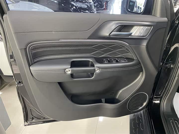 Фото 8 - Tank 300