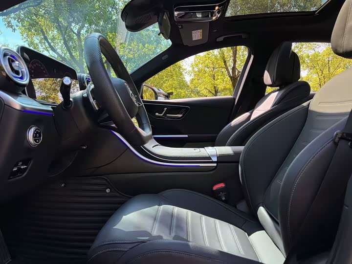 Фото 10 - Mercedes-Benz C-Class