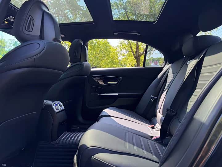 Фото 11 - Mercedes-Benz C-Class