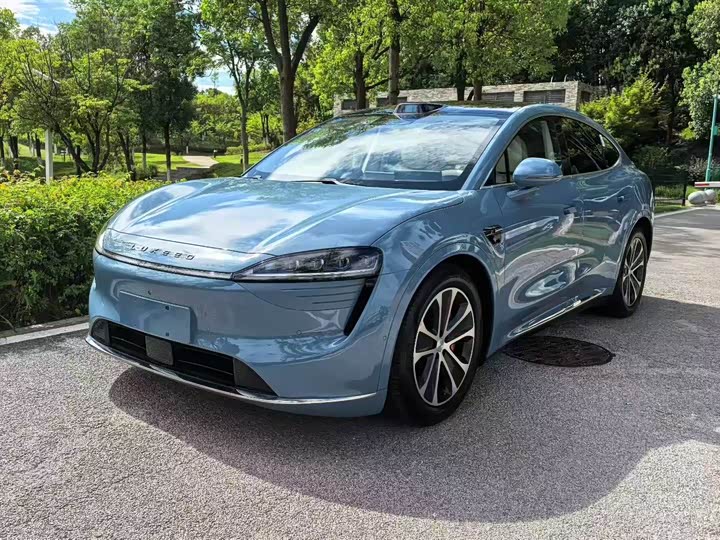 Фото 1 - Luxeed R7