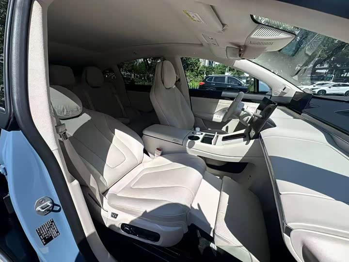 Фото 7 - Luxeed R7