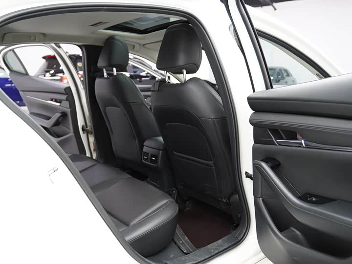 Фото 21 - Mazda 3 (Axela)