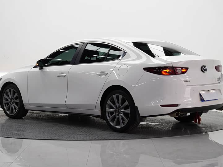 Фото 3 - Mazda 3 (Axela)