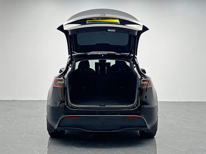 Фото 12 - Tesla Model Y