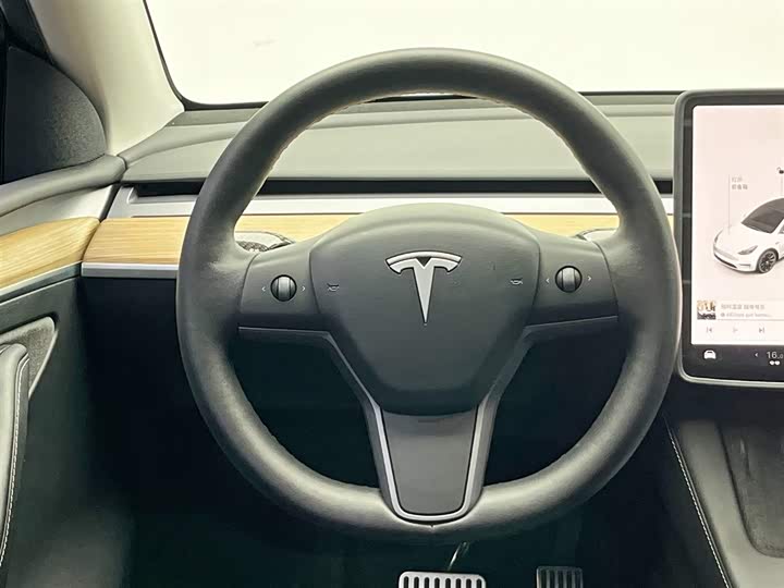 Фото 19 - Tesla Model Y