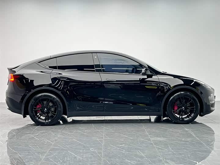 Фото 7 - Tesla Model Y