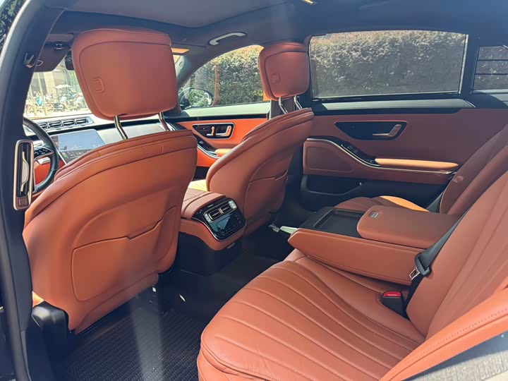 Фото 3 - Mercedes-Benz S-Class