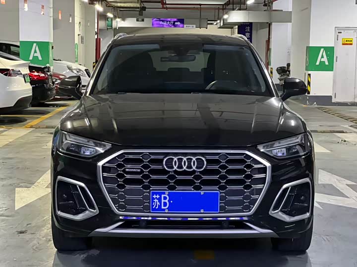 Фото 2 - Audi Q5L