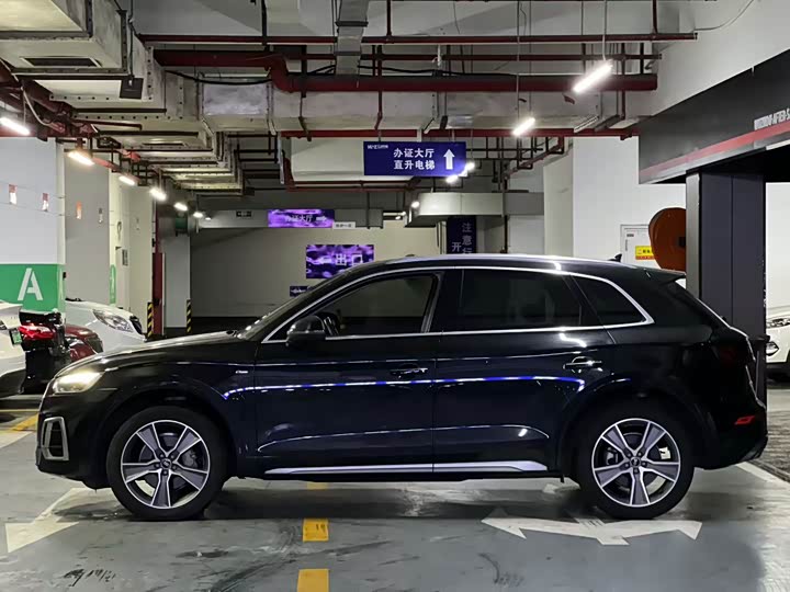 Фото 5 - Audi Q5L