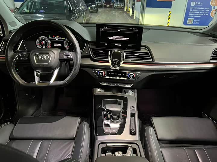 Фото 6 - Audi Q5L
