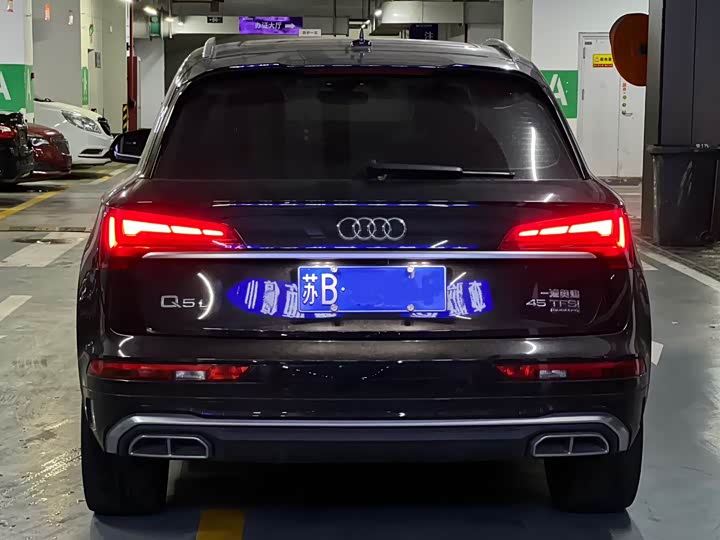Фото 8 - Audi Q5L