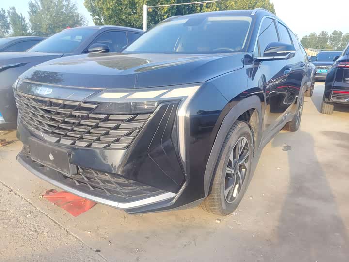 Фото 1 - Geely Atlas L