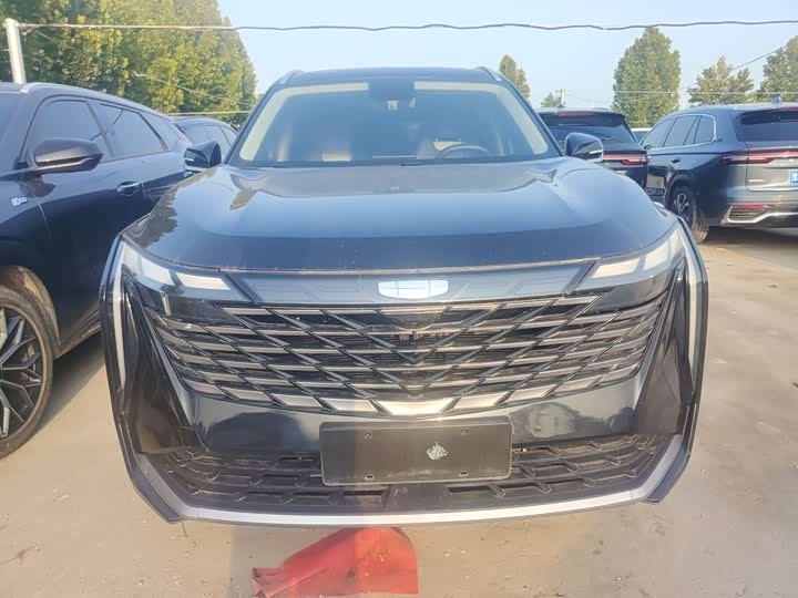 Фото 2 - Geely Atlas L