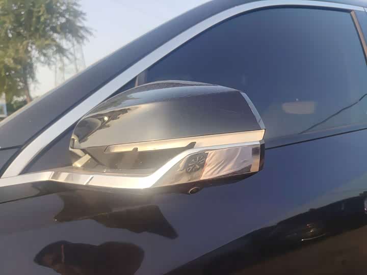 Фото 4 - Geely Atlas L