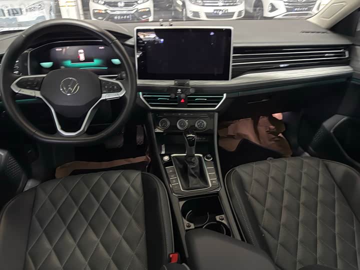 Фото 13 - Volkswagen Sagitar L