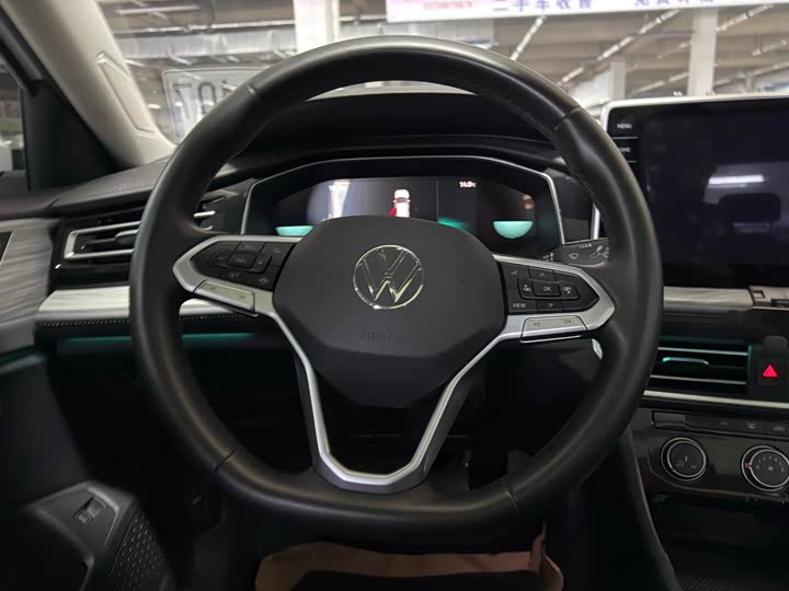 Фото 14 - Volkswagen Sagitar L