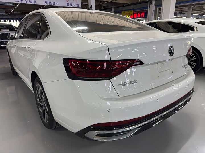 Фото 17 - Volkswagen Sagitar L