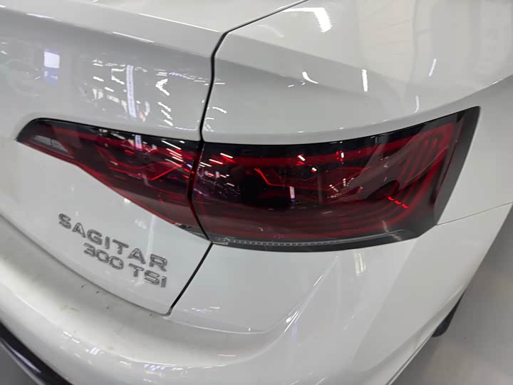 Фото 20 - Volkswagen Sagitar L