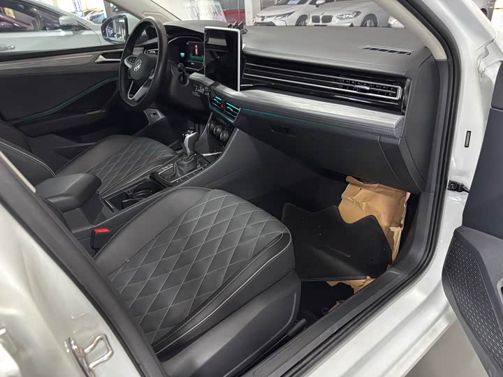 Фото 21 - Volkswagen Sagitar L