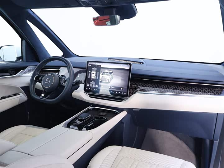 Фото 19 - Zeekr 009