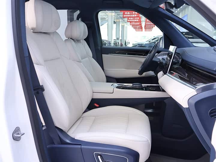 Фото 20 - Zeekr 009