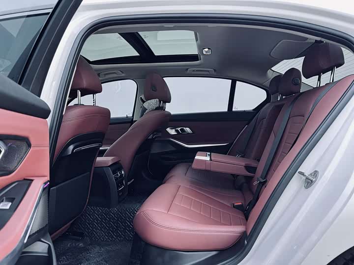 Фото 10 - BMW 3 Series